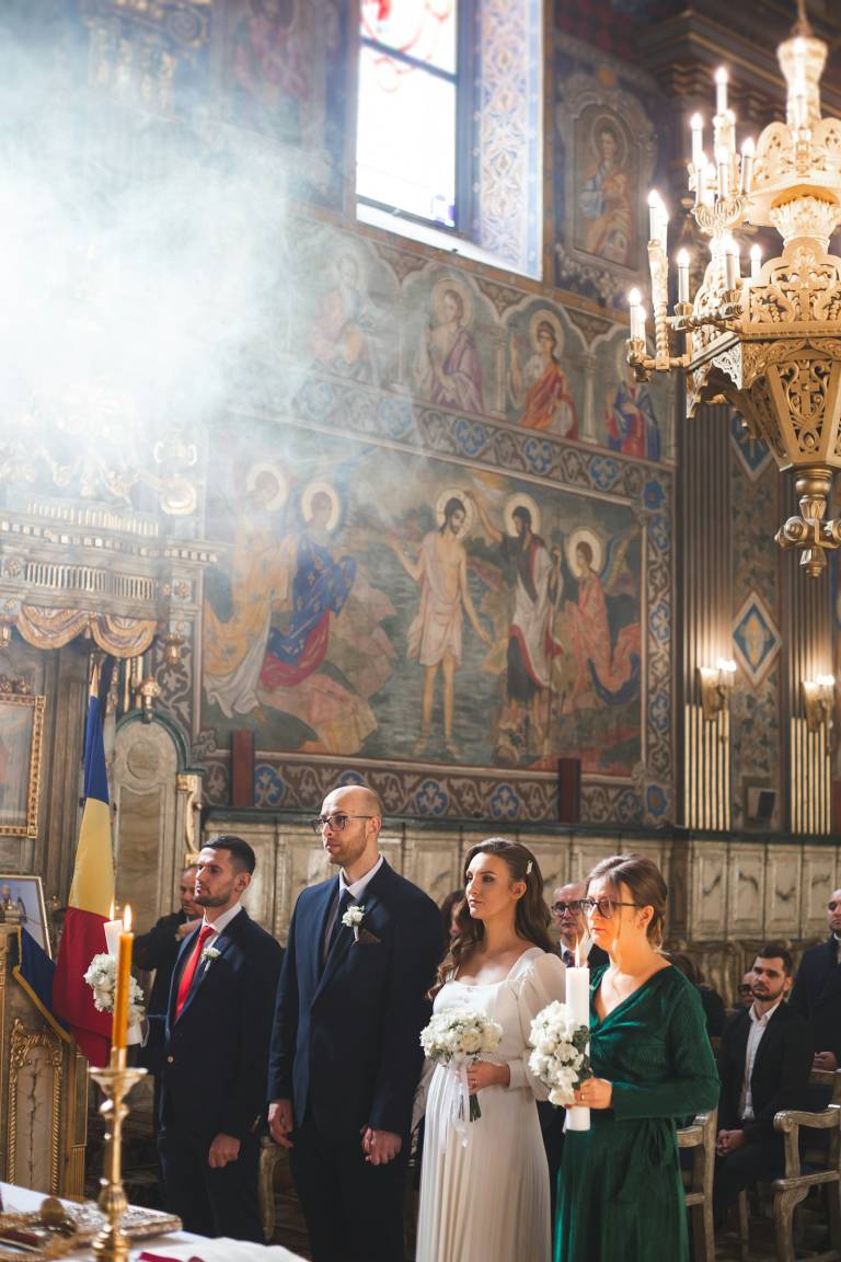 Cérémonie de mariage dans une église historique