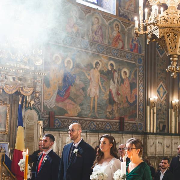 Cérémonie de mariage dans une église historique